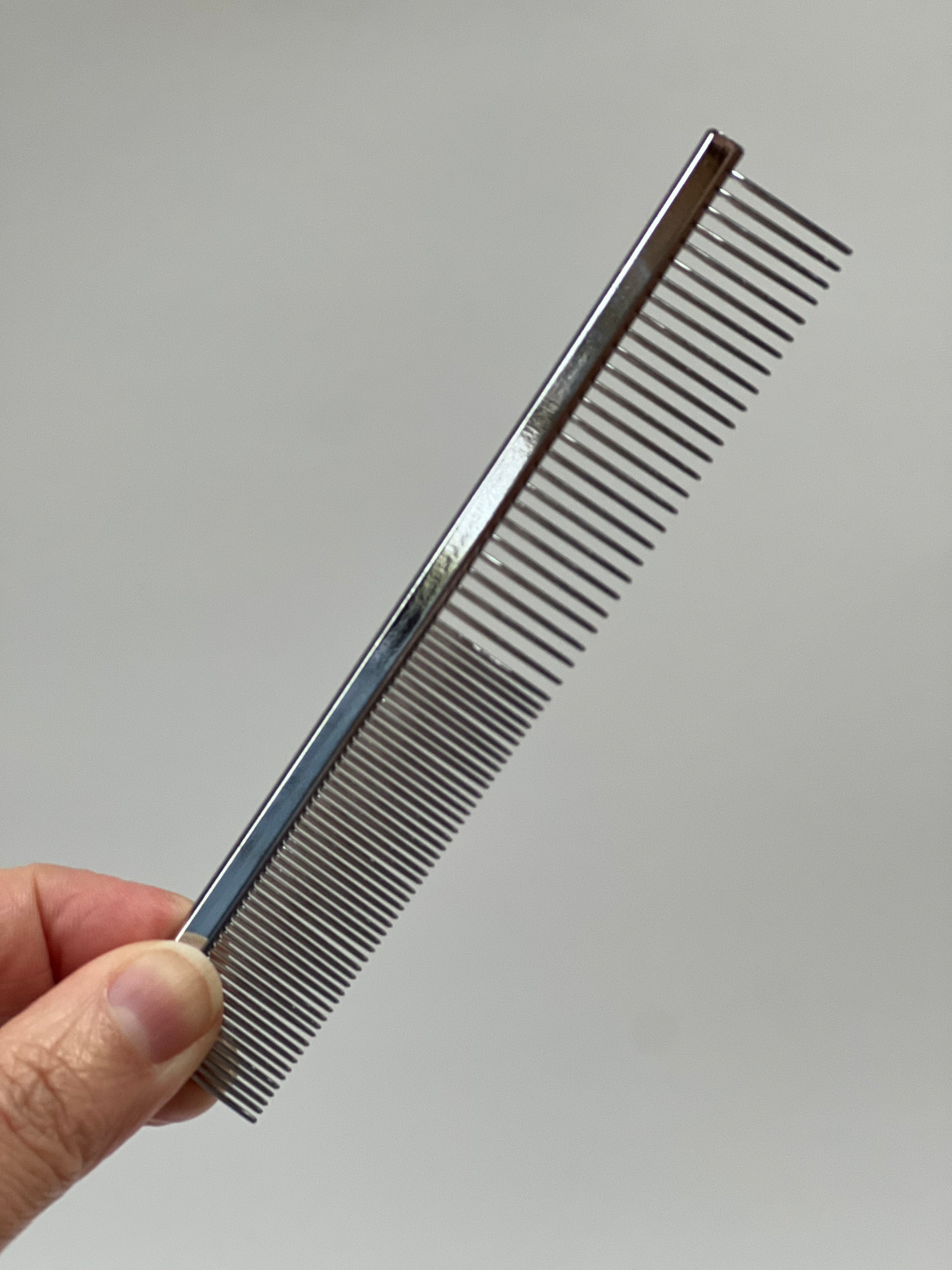 Short-haired cat comb